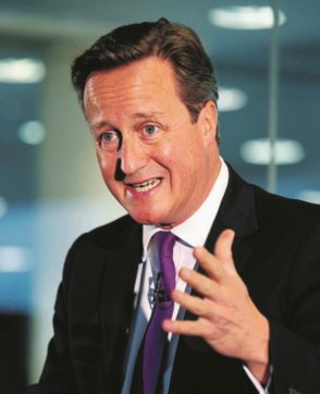 La sfilata dei politici inglesi al capezzale della bizzosa Scozia: “Se ci lasci ci spezzi il cuore”