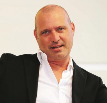 Alberghi, cene e mimose  e anche un gioiello Tiffany