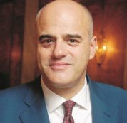 Copertina di Eni, il  manager che sussurra a   Bisignani