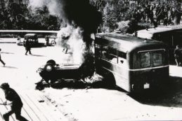 Copertina di In Pakistan tra epatite,  santoni e mendicanti:  “Che voglia di polenta!”