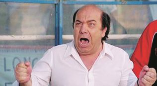 Copertina di Il premier allenatore  è davvero nel pallone