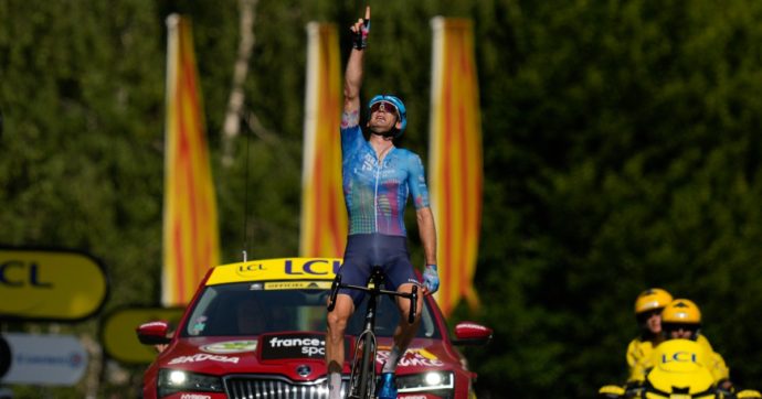 Hugo Houle vince al Tour de France, la dedica al fratello ucciso nel 2012: “Era il sogno che avevo per lui”