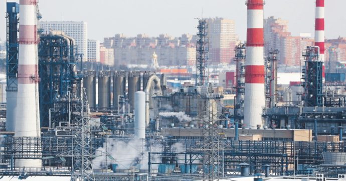 Gas, oggi il piano della Ue: taglio ai consumi. Giù il Pil