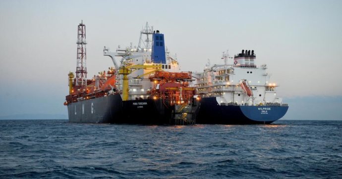 Piombino, contro il gas si mobilità il territorio (mentre frena la svolta green)