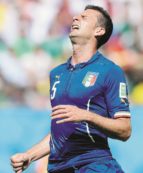 Copertina di “Siamo il solito Paese che si esalta e si deprime”