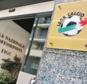 Copertina di Calcio, Sky contro  il favore a Mediaset si appella a Renzi