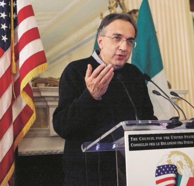 L’addio di Fiat affossa l’italia  Imprese nane ed export giù