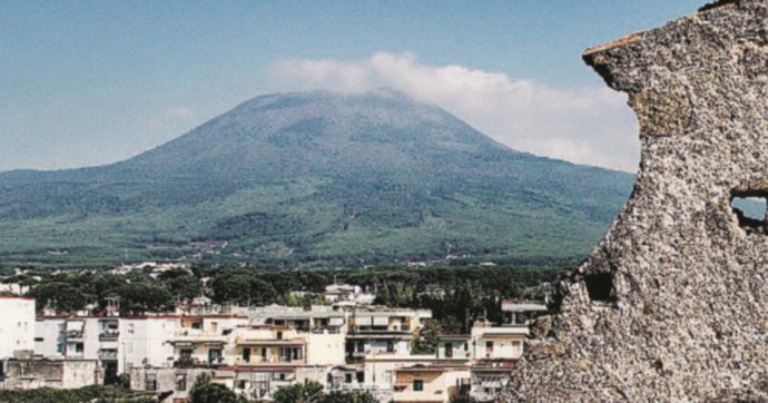 Copertina di Festival Locarno vista Vesuvio: obiettivo sul Vulcano “assassino”
