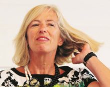 Copertina di “Il mio corpo,  il topless  e i voti ai prof”