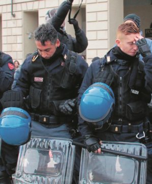 Scatti e caccia agli iscritti: cosa c’è dietro lo sciopero