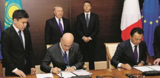 Copertina di Eni, i mediatori e gli sms  di Descalzi spiegati a Matteo