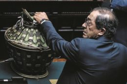 Copertina di Quella consulenza tra amici: Bruno indagato a Isernia