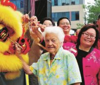 Copertina di Hazel, sindaco uragano: a 93 anni va in pensione