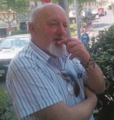 Copertina di Da Tiziano Renzi solo lavoratori atipici e 8 milioni di attivo