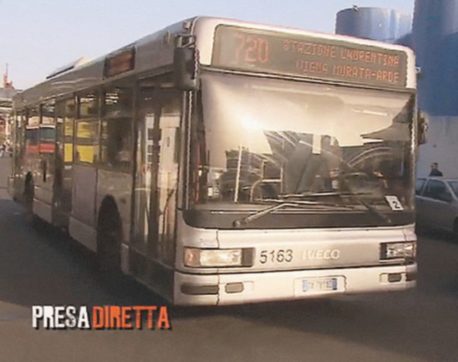 Copertina di Bus Roma. Autisti sospesi: “Hanno parlato in tv”