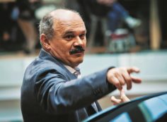 Copertina di Farinetti: a Firenze tutto in regola