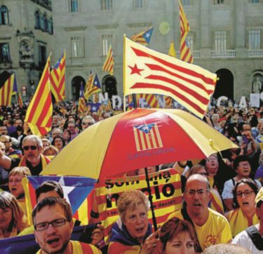 Copertina di La Catalogna sfida Madrid:   voto sull’indipendenza