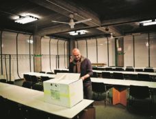 Copertina di Emilia, Bonaccini vince a urne vuote