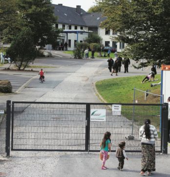 Copertina di Germania come Guantanamo:  violenze sui migranti con foto