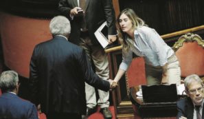 Copertina di Così lavora il governo di centro-destra-sinistra