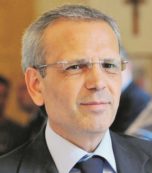 Copertina di Alfano più veloce della luce  giggino sospeso subito