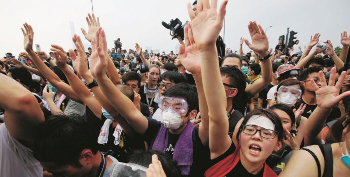 Copertina di Hong Kong Il governatore resiste all’assedio di Occupy Central