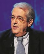 Copertina di Economisti alla frutta, si Saccomanni chi può