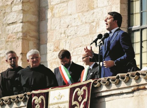 Copertina di Renzi, predica continua: “Rifare il sistema lavoro”