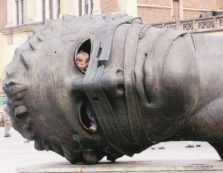 Copertina di Addio a Igor Mitoraj, l’artista-scultore che fece di Pietrasanta una “piccola Atene”