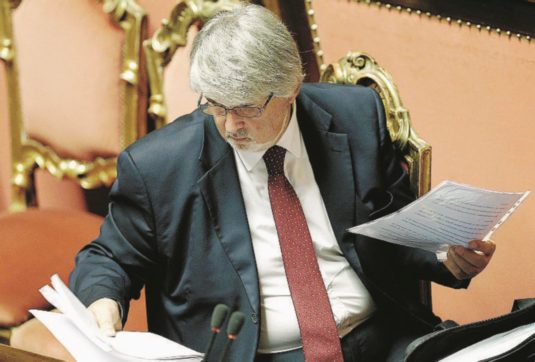 Copertina di Il testo del governo in parte è scritto e in parte è orale