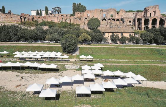 Copertina di M5S, la grande paura  del Circo Massimo: Sos agli attivisti