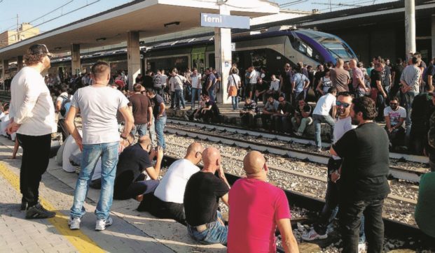 Copertina di Terni, rabbia e disperazione: “Il futuro finisce qui”