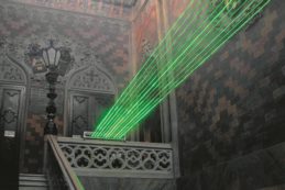 Copertina di L’arte inter-attiva: la tocchi e fa rumore