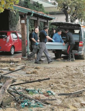 Copertina di Pioggia d’ottobre, già quattro morti