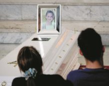 Copertina di Fortuna, uccisa a sei anni nel quartiere degli orchi