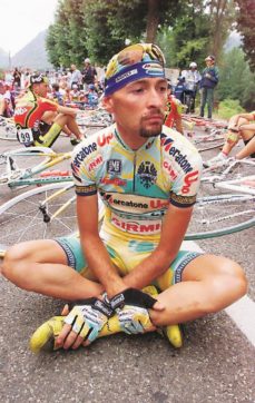 Copertina di Giro 1998, il gregario Forconi che pagò per Marco Pantani
