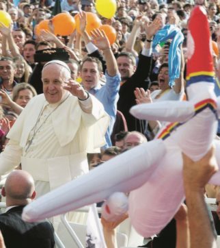 Copertina di Il Papa ai vertici Meridiana: basta famiglie senza lavoro