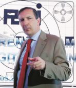 Copertina di Renzi fa Babbo Natale  giù il canone della Rai