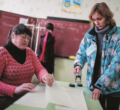 Copertina di Vecchie glorie, nuovi oligarchi  l’Ucraina si gioca il futuro