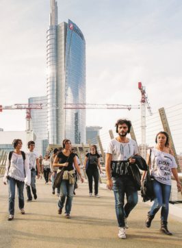 Copertina di A spasso per Milano. Ma è uno spettacolo