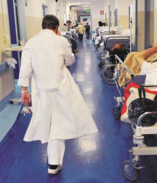 L’Ordine delle Poltrone. Quanti camici in politica