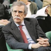 Copertina di La Corte non vede reati: “Senza prove si assolve”