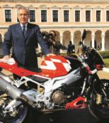 Copertina di Aprilia, campioni del mondo  in cassa integrazione