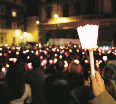 Copertina di Cucchi, mille candele per far luce sulla verità