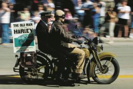 Copertina di Piccolo manuale di nostalgia  di un centauro di Neanderthal