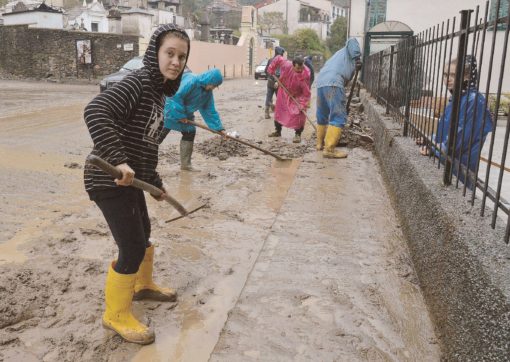 Copertina di Piove e la strage continua, in Liguria altre due vittime