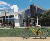 Copertina di Nella tana di Google il mondo non può entrare