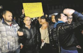 Copertina di La piazza dei fascioleghisti. Roma s’arrende ai violenti