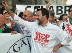 Copertina di Maglietta allegra. La calata del segretario