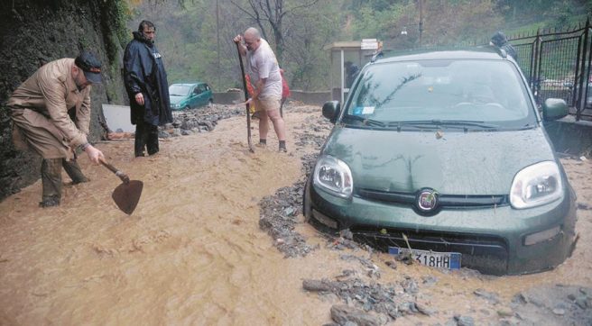 Copertina di La  Liguria non ce la fa più     “Non ci resta che scappare”